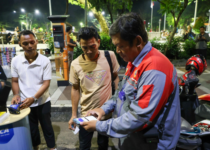 Digitalisasi Parkir Surabaya Meluas ke Perak dan Stasiun Kota, 926 Jukir Kini Gunakan Non-Tunai
