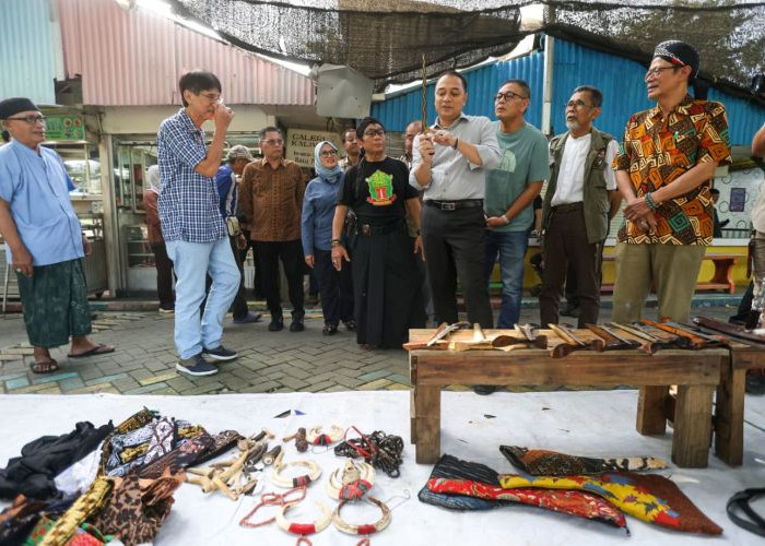 Pemkot Surabaya Segera Tata Pasar Batu Permata Kayoon Jadi Ikon Wisata Baru
