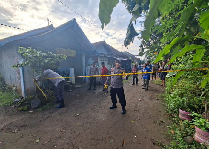 Pria Gampengrejo Gantung Diri di Teras Rumah Istri