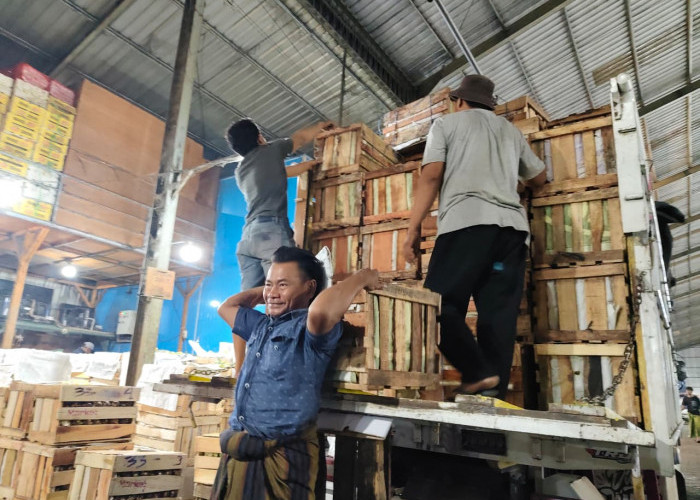 Jam Operasional Tak Relevan, Pedagang Pasar Buah Tanjungsari Protes: Bisa Matikan Perekonomian