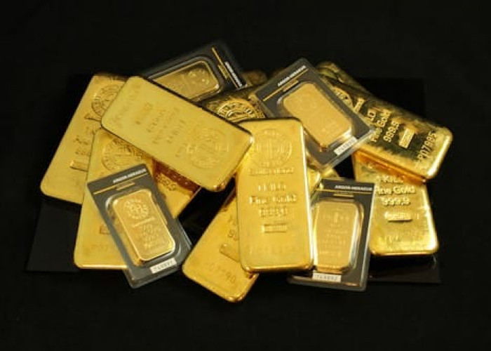Harga Emas Antam Hari Ini: Anjlok Lagi Rp25.000 per Gram