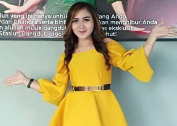 Tak Cuma Jago Goyang Panggung, ArNilla Putri Sukses Sandang Gelar Sarjana Manajemen