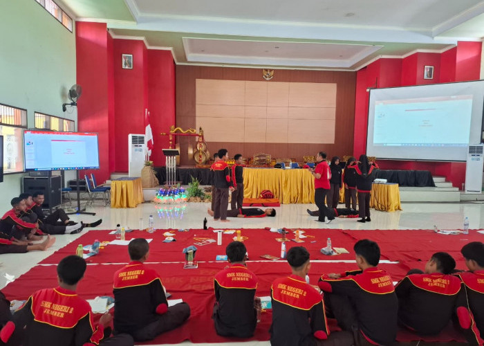 Cetak Agen Perubahan, 33 Siswa SMKN 2 Jember Ikuti Diklat Kader Kesehatan dan PMR Wira