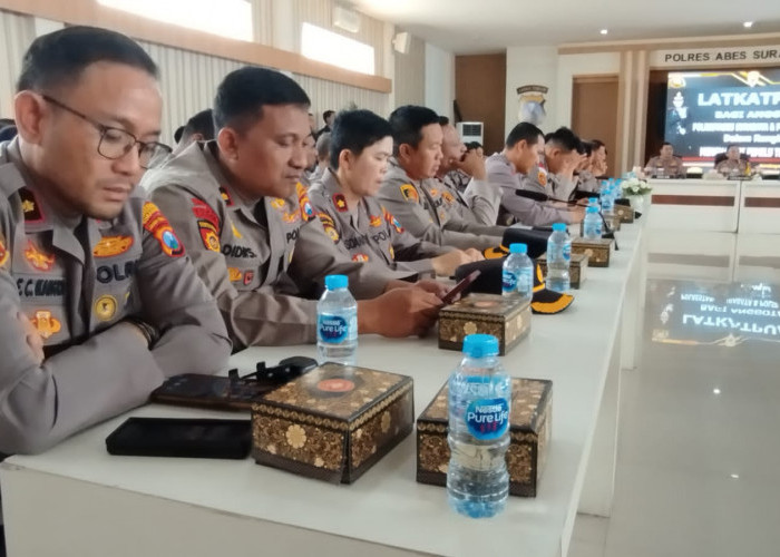 Kapolsek Sawahan Hadiri Pelatihan Latkatpuan  Polrestabes Surabaya