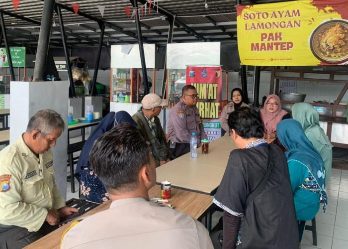 Jumat Curhat Polsek Rungkut Jadi Jembatan Eratkan Sinergi Kamtibmas di Sentra Kuliner Rungkut Kidul