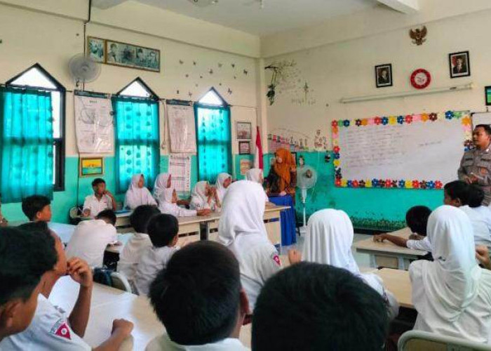 Bhabinkamtibmas Karangpilang Sosialisasikan Pencegahan Bullying di Sekolah