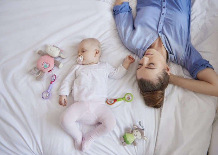Tidur Nyenyak Bersama Bayi Baru Lahir, Ini Tips dan Trik untuk Tidur Lelap