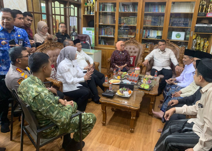 Menteri PPPA dan Stafsus Kepresidenan Turun ke Ponpes Manbaul Hikam Tanggulangin
