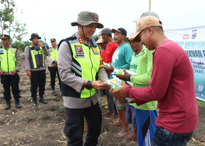 Sukseskan Asta Cita, Polres Bojonegoro Serahkan Bantuan Pertanian ke Masyarakat