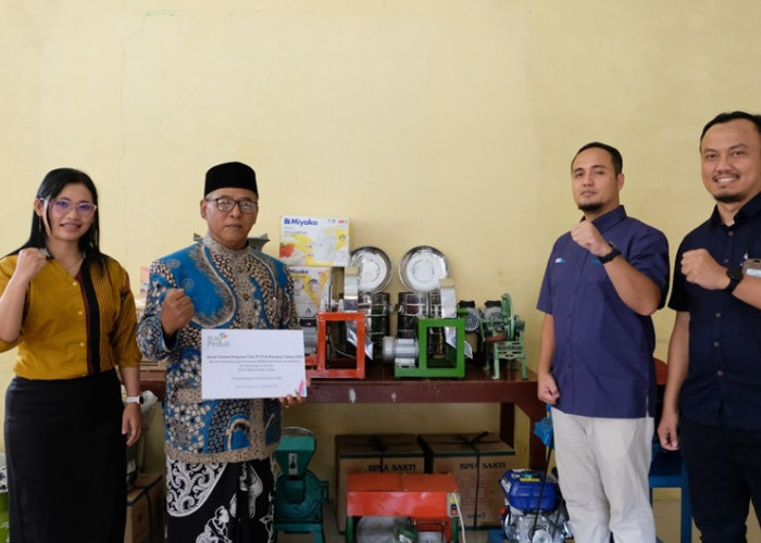 Semangat Sumpah Pemuda, Energi PLN untuk Dukung UMKM Desa Mukiran, PLN UIP JBTB Resmikan Program TJSL 2024