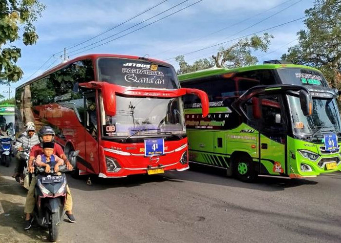 Jelang Lebaran, Ribuan Santri Tebuireng Jombang Mudik Bareng ke Berbagai Daerah