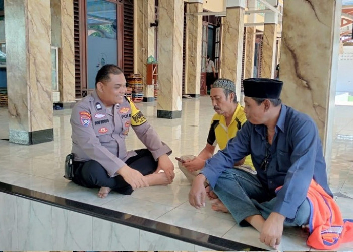 Polsek Wiyung Sosialisasi Call Center 110 di Masjid Al Karomah Surabaya