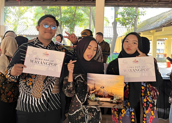 Mahasiswa Pendidikan Bahasa dan Sastra Jawa Unesa Kenalkan WAYANGPOP Lewat Buku Pop-Up dan Animasi Digital