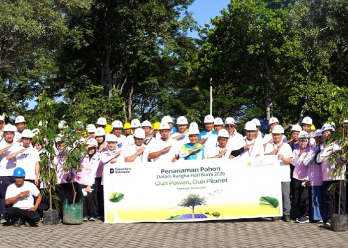 Tanam Pohon Bersama, PLN Indonesia Power UBP Grati Peringati Hari Bumi Sedunia di Pasuruan