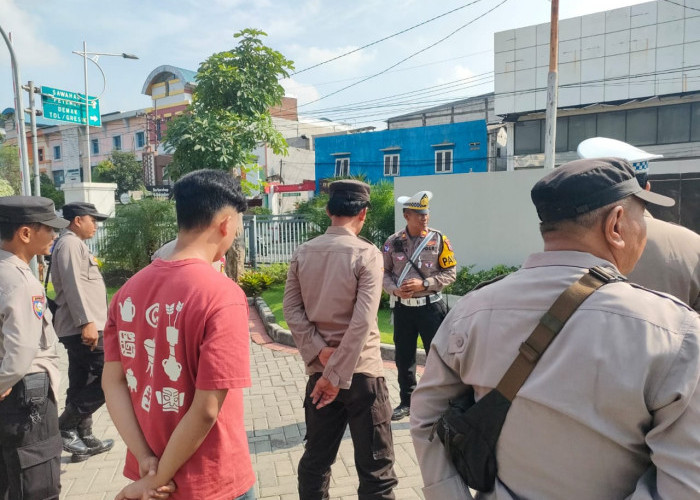 Polsek Sawahan Apel Pengamanan Unjuk Rasa Aliansi Madura Indonesia di Kantor ESDM Jatim