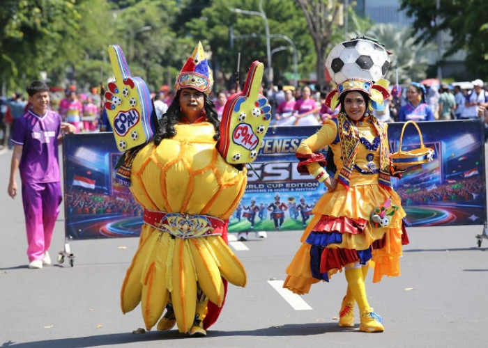 Latihan 16 Hari, Gita Spenesa Band SMPN 1 Kediri Borong Prestasi di Surabaya Fashion Festival 2026