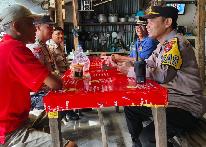 Polsek Wonocolo Gelar Patroli Dialogis di Bendul Merisi, Tekankan Kewaspadaan Cegah 3C