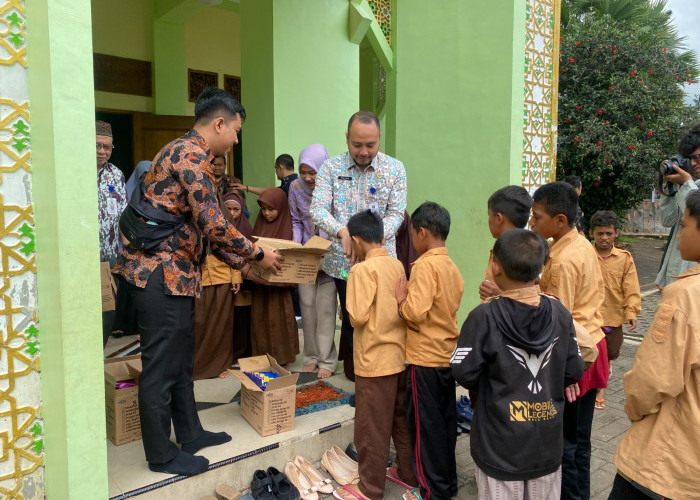 Sambut HBI Ke-74, Imigrasi Malang Baksos di Ponpes Yatim Dhuafa Singosari