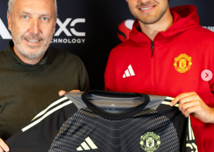 Manchester United Rekrut Kiper Senne Lammens dari Antwerp