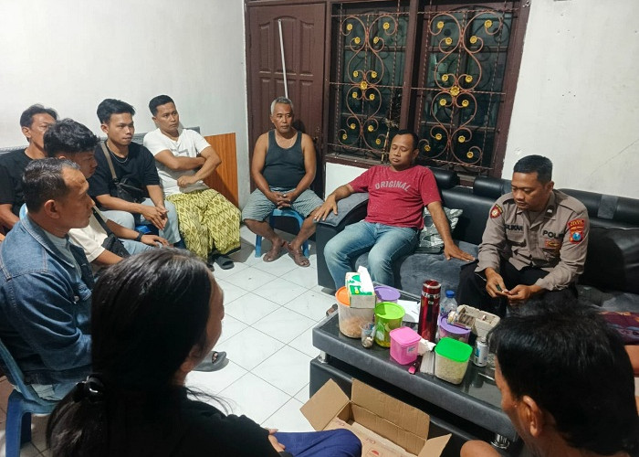 Asyik Berduaan Malam Hari, Kasun dan Perangkat Desa di Gresik Digerebek Warga