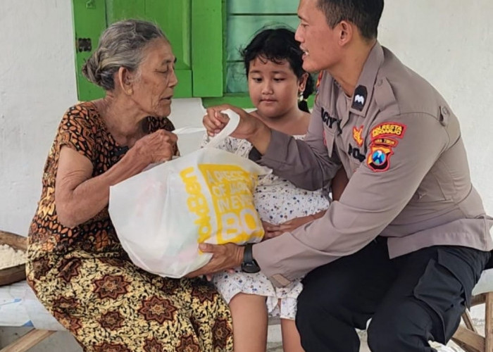 Bhabinkamtibmas Tulangan Ajarkan Putri Peduli Sesama