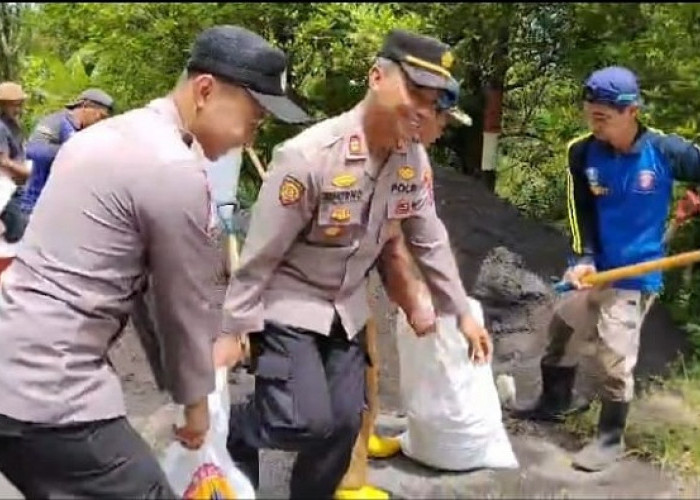 Ratusan Bronjong Dipasang di Jalur Longsor Tempursari-Pronojiwo Lumajang