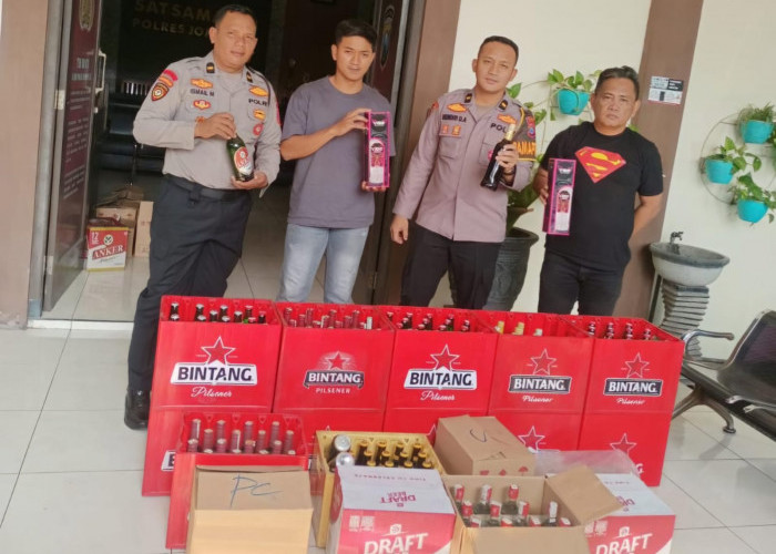 Cepat Tindak Lanjuti Laporan Warga, Polres Jombang Sita Ratusan Botol Miras dari Wonosalam