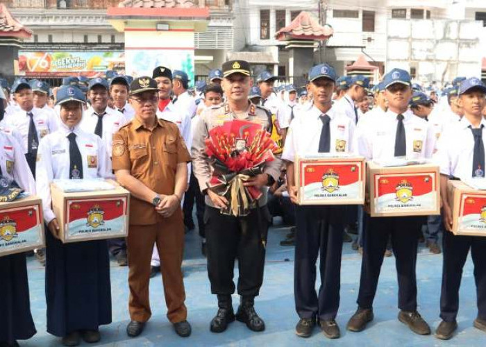 Polres Bangkalan Gelar Police Goes to School, Kapolres Wibowo Tekankan Disiplin dan Keselamatan Berlalu Lintas