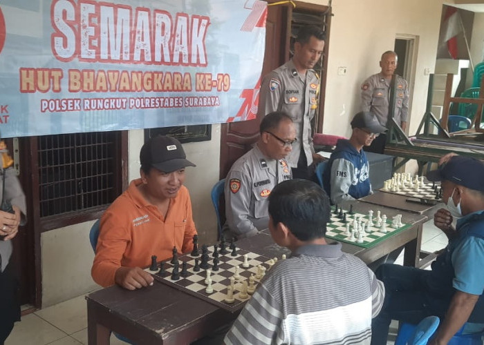Sambut HUT Ke-79 Bhayangkara, Polsek Rungkut Rangkul Warga Lewat Lomba Catur Penuh Keakraban
