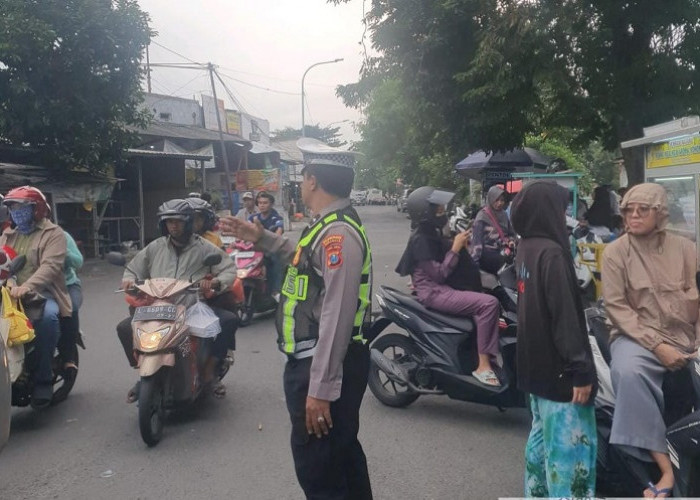 Patroli Ngabuburit Polsek Mulyorejo Pastikan Keamanan Masyarakat Surabaya