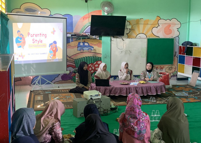 Mahasiswa KKN Unisla Gelar Sosialisasi Parenting di 3 Lembaga PAUD Tawangrejo Lamongan