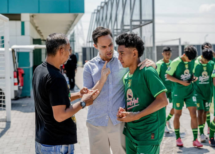 Hadir di Pertandingan EPA Persebaya U-20, Paul Munster: Siap Beri Kesempatan Main ke Senior