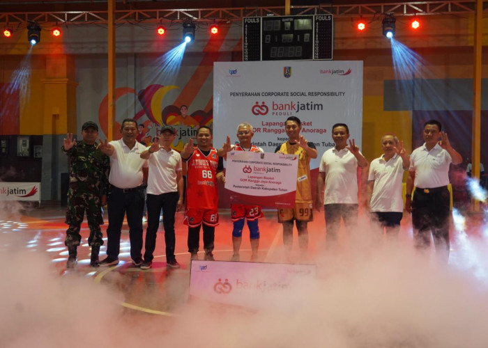 Bank Jatim Serahkan CSR Lapangan Basket ke Pemkab Tuban 