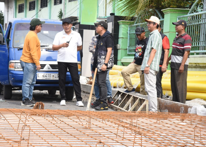 Betonisasi Kureksari-Kepuhkiriman Waru Tuntas, Bupati Subandi Kecewa Betonisasi Kedungrejo Lamban