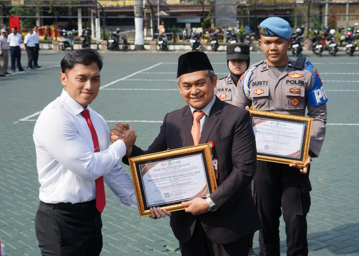 Kepala Bakorwil III Malang Beri Penghargaan ke Polres Malang, Apresiasi Respons Cepat Ungkap Penipuan
