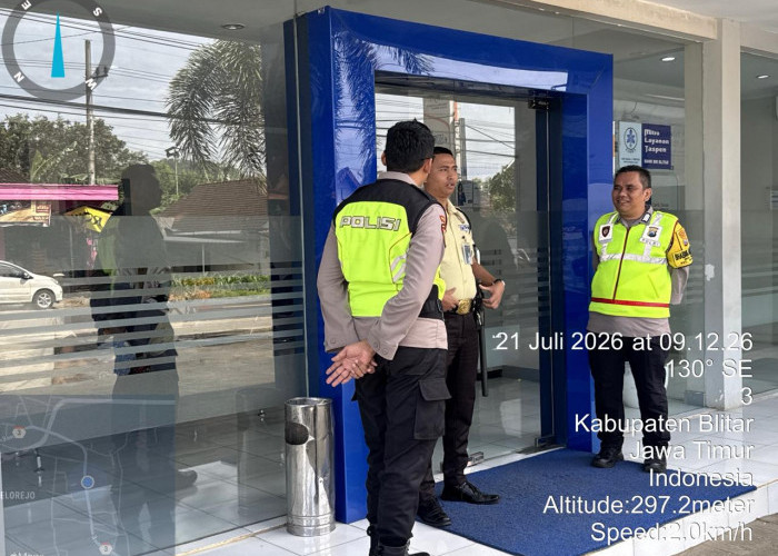  Polsek Selorejo Tingkatkan Patroli Bank untuk Perkuat Keamanan di Blitar