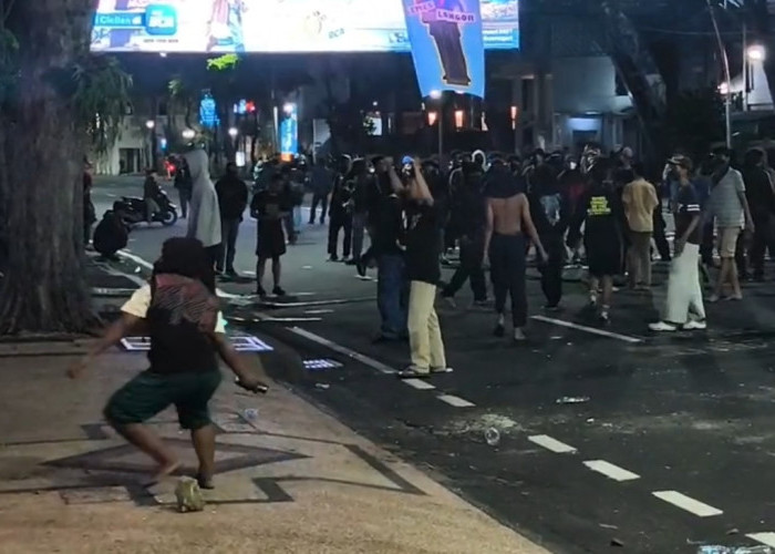 4 Demonstran #IndonesiaSekarat di Surabaya Ditetapkan Tersangka Pengerusakan Grahadi
