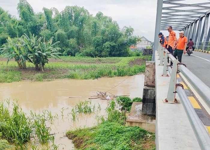 Upaya Mitigasi Banjir, BPBD Gresik Pantau Kali Lamong