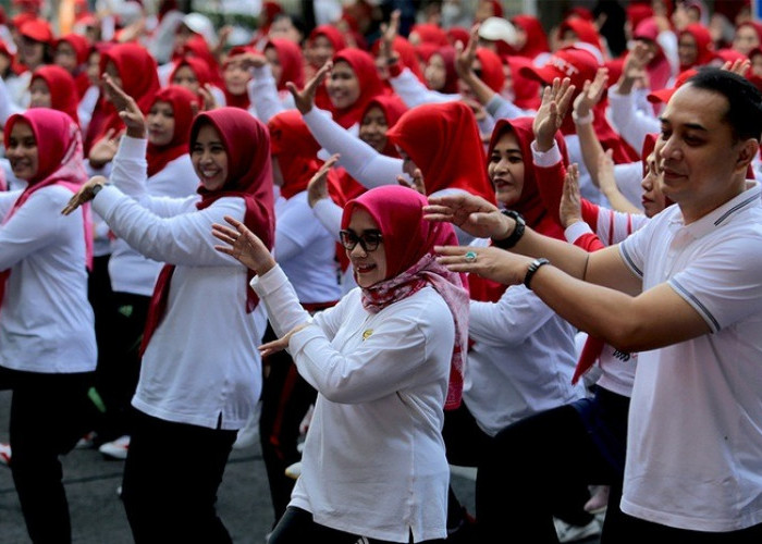 15 Ribu Kupon Undian Ludes, Ribuan Warga Surabaya Siap Senam Sehat Bersama Eri-Armuji