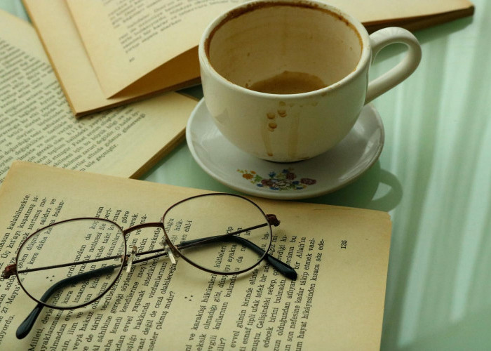 Kenapa Banyak Orang Suka Buku dengan Tulisan Reflektif dan Tenang? Ini Jawabannya