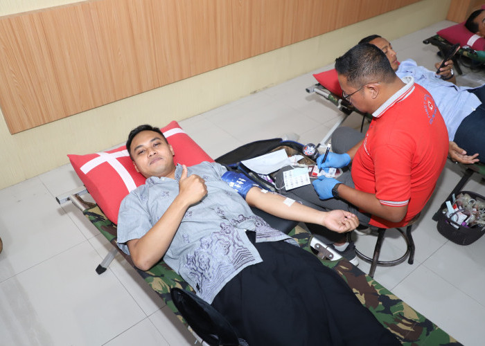 Peduli Sosial, Polres Kediri dan Masyarakat Gelar Donor Darah di Bulan Ramadan