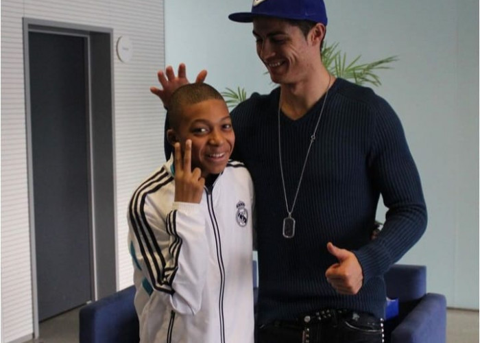 Unggah Foto Bersama Ronaldo dengan Seragam Madrid, Mbappe Sebut sebagai Mimpi Jadi Kenyataan