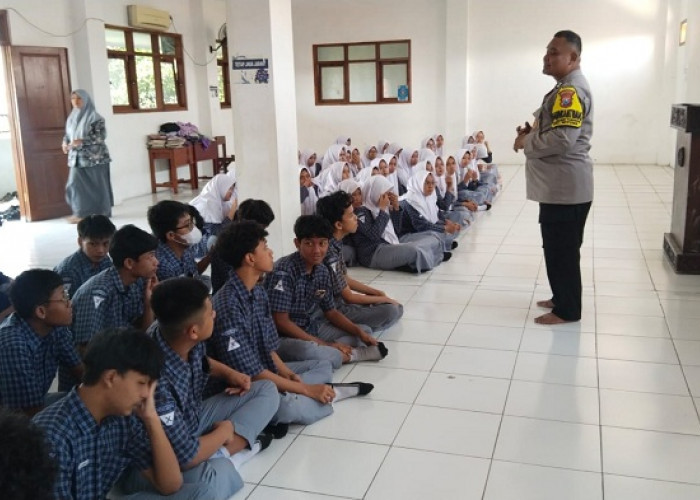Antisipasi Kenakalan Remaja, Polsek Wiyung Gelar Binluh di SMA Muhammadiyah 9 Surabaya 