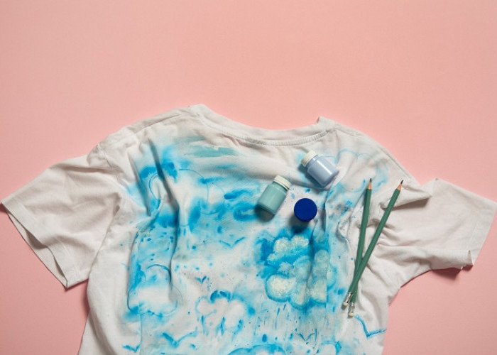 Tips Membersihkan Noda Baju Dari Minyak Hingga Tinta Tanpa Laundry