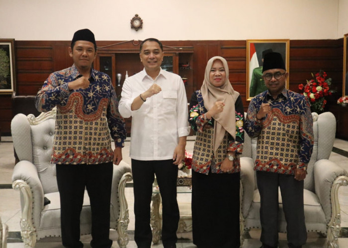 Musim Haji 1447 Hijriah, 2.808 Tamu Allah asal Kota Surabaya Dilepas Wali Kota dari Luar Asrama Haji