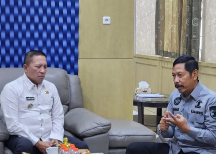Kakanwil Kemenkum Jatim Bersama Bupati Sampang Bahas Percepatan KD/KMP dan Potensi Kekayaan Intelektual Daerah