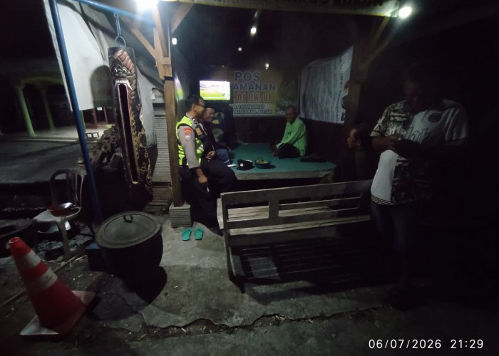 Patroli Sambang Poskamling, Polsek Selopuro Perkuat Harkamtibmas Bersama Warga