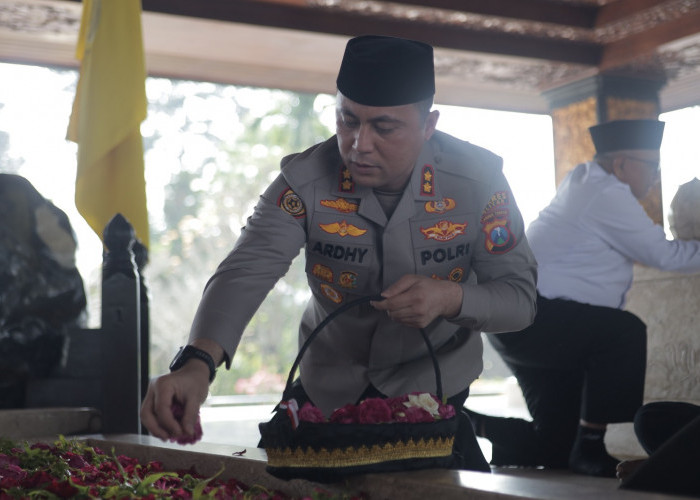 Jelang Peringatan Hari Jadi Ke-702 Kabupaten Blitar, Kapolres Blitar Ikut Ziarah Leluhur