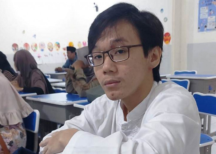 Perjalanan Iman dan Toleransi Tanjaya, Cahaya Hati di Masjid Muhammad Cheng Hoo Surabaya