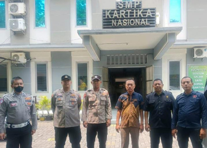 Polsek Tenggilis Mejoyo Beri Imbauan Kamtibmas di SMP Kartika